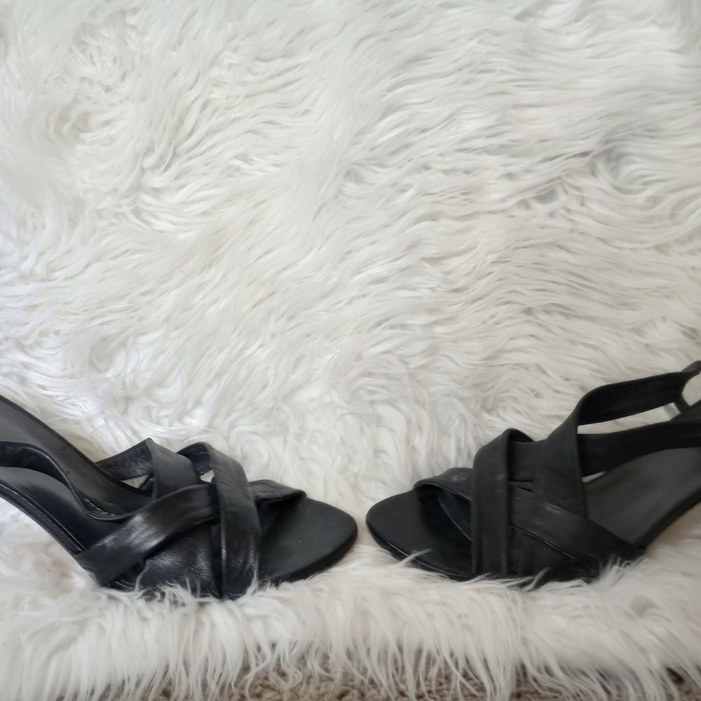 REDUCED! Stylish Stuart Weitzman natural Leather Shoes - Picture 2 of 4